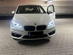 Weiß Gebraucht 2016 BMW 216 Sport Line Kombi | 8.999 € (Guter Preis)
