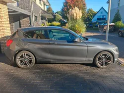 Grau Gebraucht 2017 BMW 118 Advantage Kleinwagen | 11.999 € (Fairer Preis)
