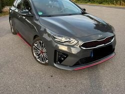 Grau Gebraucht 2019 Kia ProCeed GT Kleinwagen | 19.999 € (Fairer Preis)
