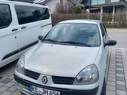 Silber Gebraucht 2004 Renault Clio II Authentique Limousine | 1.999 € (Fairer Preis)