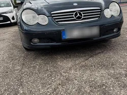 Blau Gebraucht 2002 Mercedes C200 Coupé | 3.000 €