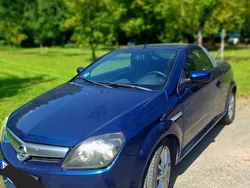 Blau Gebraucht 2005 Opel Tigra Sport Cabrio | 2.900 € (Fairer Preis)