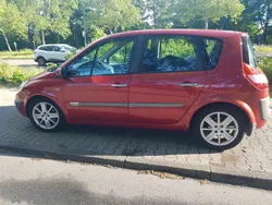 Rot Gebraucht 2004 Renault Scénic II Van / Kleinbus | 1.050 €