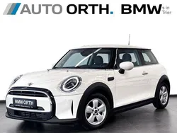 Weiß Gebraucht 2022 Mini ONE Kleinwagen | 21.800 € (Etwas zu teuer)