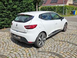 Weiß Gebraucht 2015 Renault Clio IV Luxe Limousine | 5.999 € (Guter Preis)