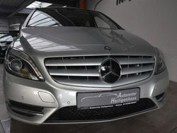 Silber Gebraucht 2015 Mercedes B250 Van / Kleinbus | 14.580 € (Guter Preis)