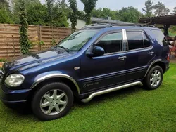 Blau Gebraucht 2001 Mercedes ML430 SUV | 5.000 €