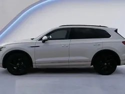 Oryxweiß perlmutteffekt Gebraucht 2023 VW Touareg Elegance SUV | 56.889 € (Superpreis)