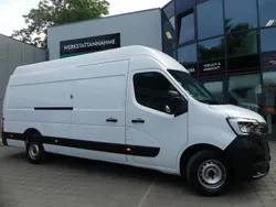 Weiß (metallic) Gebraucht 2023 Renault Master Van | 28.799 € (Superpreis)