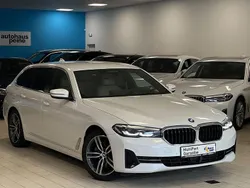 Weiß Gebraucht 2022 BMW 520 Performance Limousine | 29.499 € (Superpreis)