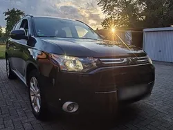 Schwarz Gebraucht 2013 Mitsubishi Outlander SUV | 6.999 €