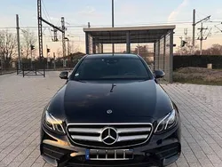 Schwarz Gebraucht 2017 Mercedes E220 AMG Limousine | 25.300 € (Fairer Preis)