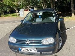 Grün Gebraucht 2001 VW Golf IV Edition Limousine | 650 € (Superpreis)