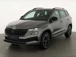 Graphite grau metallic Neu 2025 Skoda Karoq SportLine SUV | 37.495 € (Fairer Preis)