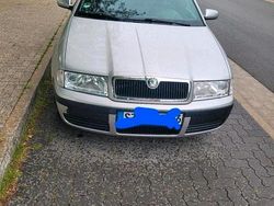 Silber Gebraucht 2006 Skoda Octavia Limousine | 3.350 € (Fairer Preis)
