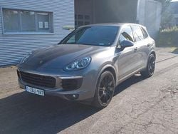 Grau Gebraucht 2016 Porsche Cayenne SUV | 29.999 € (Guter Preis)