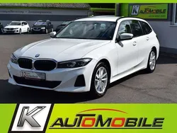 Weiss Gebraucht 2023 BMW 320 Shadowline Kombi | 30.980 € (Superpreis)