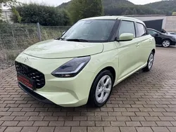 Gelb Neu 2025 Suzuki Swift Comfort Limousine | 23.389 €