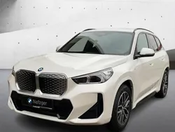 Mineralweiss metallic Neu 2024 BMW iX1 M Sport SUV | 49.011 € (Fairer Preis)