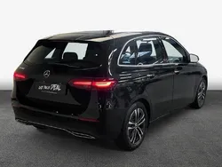 Schwarz Gebraucht 2025 Mercedes B180 Advanced Van / Kleinbus | 39.970 € (Teuer)