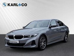 Grau Gebraucht 2022 BMW 318 Performance Limousine | 30.998 € (Guter Preis)