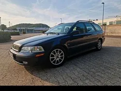 Blau Gebraucht 2002 Volvo V40 Kombi | 999 € (Etwas zu teuer)