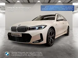 Weiß Gebraucht 2024 BMW 330e M Sport Kombi | 52.980 €