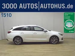 Weiss Gebraucht 2019 Hyundai i30 Select Kombi | 12.980 € (Guter Preis)
