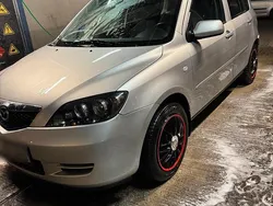 Silber Gebraucht 2006 Mazda 2 Kombi | 2.300 €