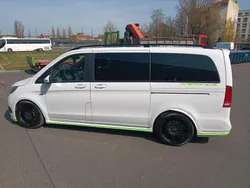 Weiß Gebraucht 2015 Mercedes V250 Edition 1 Van / Kleinbus | 39.900 €
