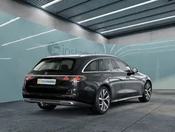 Schwarz Gebraucht 2024 Mercedes E220 Avantgarde Kombi | 55.754 €