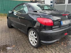 Schwarz Gebraucht 2002 Peugeot 206 CC Cabrio | 1.450 € (Teuer)