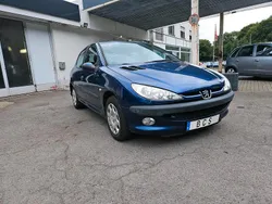 Blau Gebraucht 2005 Peugeot 206 Kleinwagen | 2.290 €