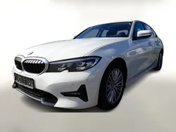 Alpinweiß Gebraucht 2021 BMW 318 Sport Line Limousine | 26.551 € (Fairer Preis)