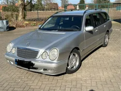 Silber Gebraucht 2002 Mercedes E240 Classic Kombi | 3.950 € (Fairer Preis)