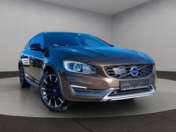 Gebraucht 2016 Volvo V60 CC Kombi | 16.593 € (Teuer)