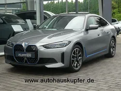 Skyscrapergrau Gebraucht 2023 BMW i4 Sport Line Limousine | 43.900 € (Guter Preis)