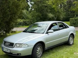 Grau Gebraucht 1999 Audi A4 Limousine | 1.400 € (Etwas zu teuer)