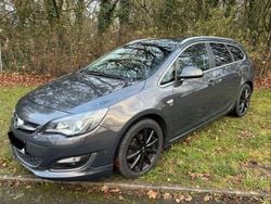 Grau Gebraucht 2015 Opel Astra S Kombi | 8.000 € (Guter Preis)