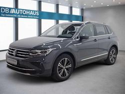 Grau Gebraucht 2023 VW Tiguan Elegance SUV | 34.360 € (Fairer Preis)