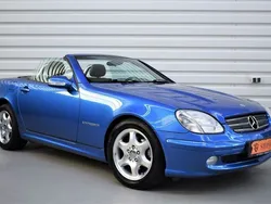 Blau Gebraucht 2002 Mercedes SLK200 Cabrio | 11.990 €