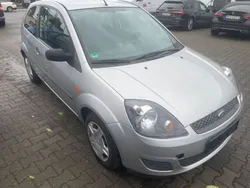 Silber Gebraucht 2007 Ford Fiesta Fun X Kleinwagen | 1.940 € (Fairer Preis)