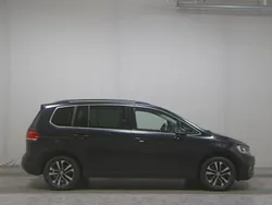 Deep black perleffekt Gebraucht 2019 VW Touran Comfortline Van / Kleinbus | 16.580 € (Superpreis)