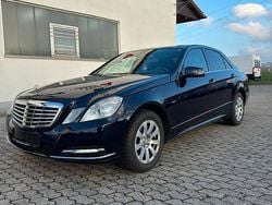Blau Gebraucht 2011 Mercedes E250 Limousine | 8.850 € (Teuer)