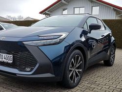 Midnight teal/dach schwarz Gebraucht 2024 Toyota C-HR Team SUV | 27.990 € (Superpreis)