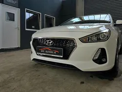 Weiß Gebraucht 2017 Hyundai i30 Trend Limousine | 12.500 € (Etwas zu teuer)