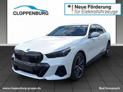 Alpinweiß uni Neu 2025 BMW i5 Sport Line Limousine | 74.300 € (Fairer Preis)