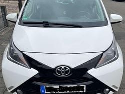 Weiß Gebraucht 2017 Toyota Aygo X-wave Kleinwagen | 9.200 € (Etwas zu teuer)