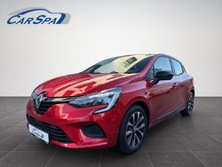 Rot Gebraucht 2024 Renault Clio V Equilibre Limousine | 16.490 € (Fairer Preis)