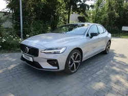 Silber Gebraucht 2023 Volvo S60 Plus Limousine | 31.880 € (Guter Preis)